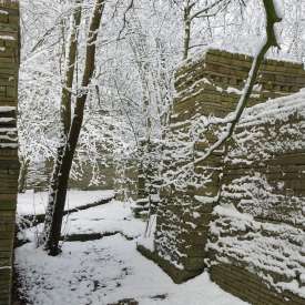 Ecokathedralen onder sneeuwdeken