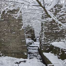 Ecokathedralen onder sneeuwdeken